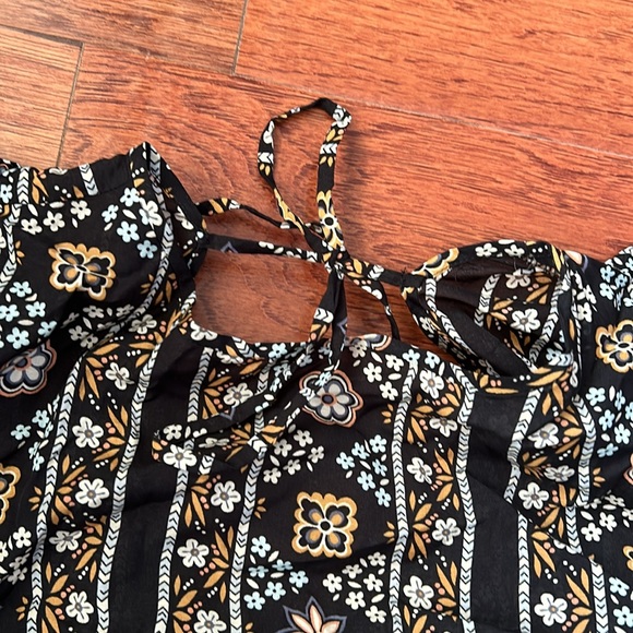 Ann Taylor medium petite blouse - Picture 4 of 6